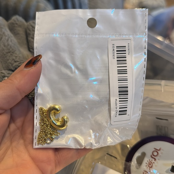 NWT C bubble initial necklace - Picture 2 of 2